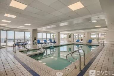 Main picture of Landmark on the Lake