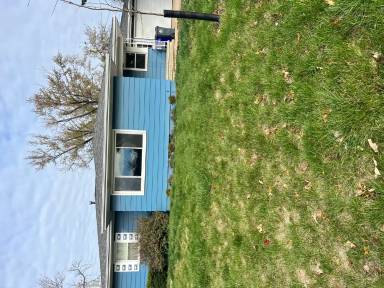 Main picture of 2222 Evergreen St NE