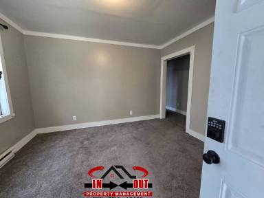 Main picture of 325 Frederick St