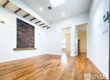 Main picture of 746 Jefferson Ave