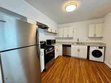 Main picture of 275 N Oakland Ave