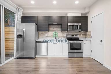 Main picture of 8839 Midvale Ave N