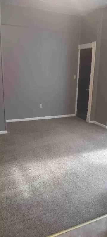 Main picture of 424 W 8th St