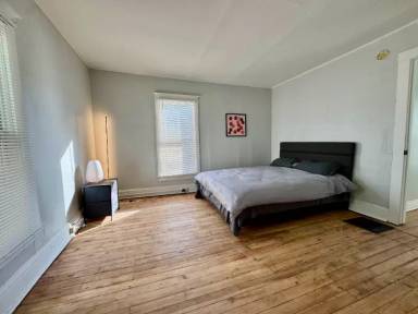 Main picture of 1400 Bemis St SE