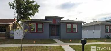 Main picture of 2922 W Chestnut St