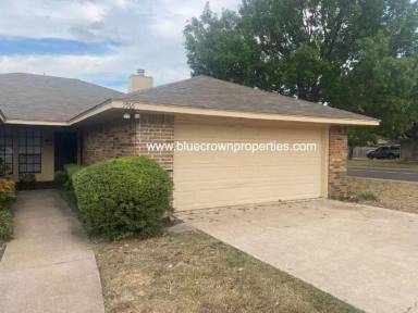 Main picture of 1916 Spindletop Dr