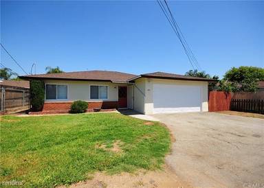 Main picture of 1251 E Cypress St