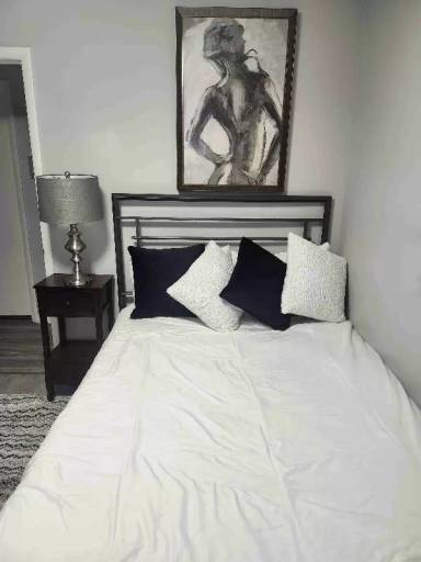 Main picture of 1706 Taylor Ave