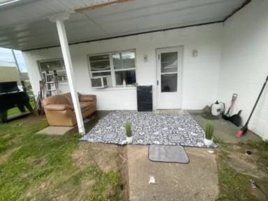 Main picture of 402 1/2 Winfield Rd