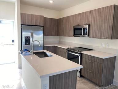 Main picture of 4636 NW 84th Ave