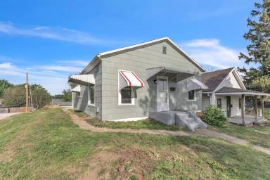 Main picture of 1214 S 24th St