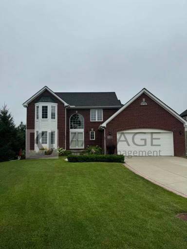 Main picture of 42160 Woodglen Dr