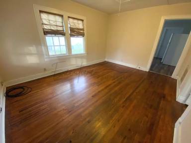 Main picture of 405 S Knapp St