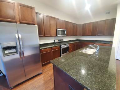 Main picture of 6015 Medlar Pl