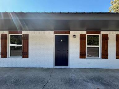 Main picture of 209 W Leftwich