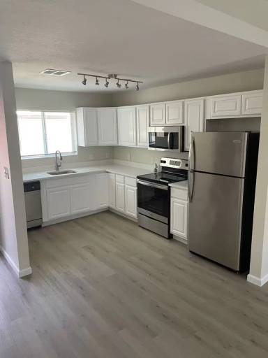 Main picture of 3033 N 24th Dr Apartments