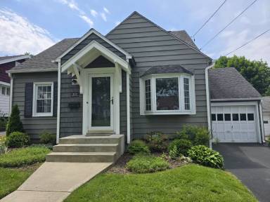 Main picture of 320 Plymouth Dr