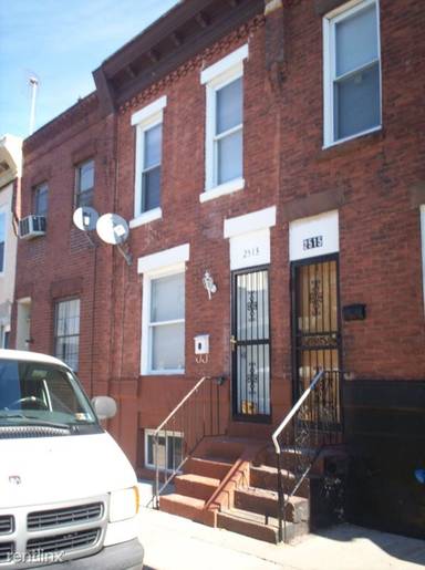 Main picture of 2525 S Franklin St