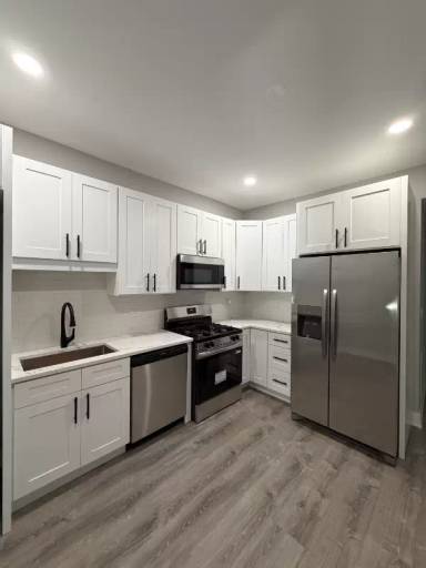 Main picture of 931 W 34th Pl