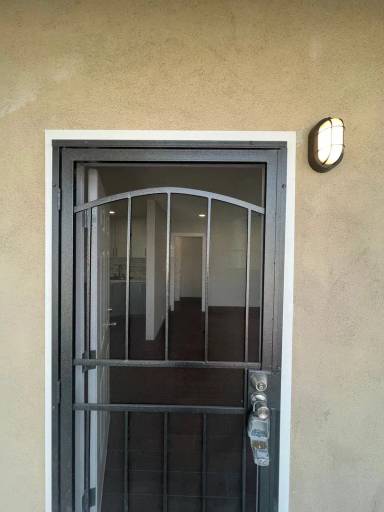 Main picture of 947 N Wilmington Blvd