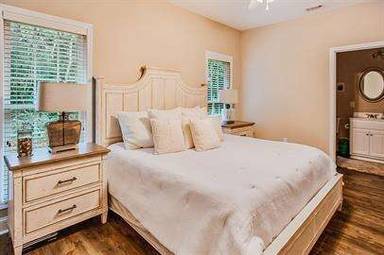 Main picture of 15 Grove Cir