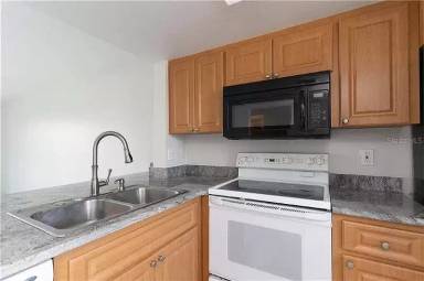 Main picture of Lakeshore Condominiums