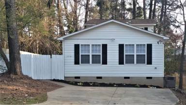 Main picture of 3701 Greenleaf St