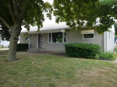 Main picture of 3830 S Kinnickinnic Ave