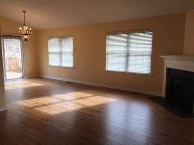 Main picture of 88 E Danbury Ln