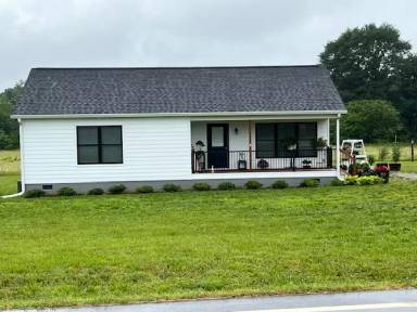 Main picture of 220 Hogan Rd