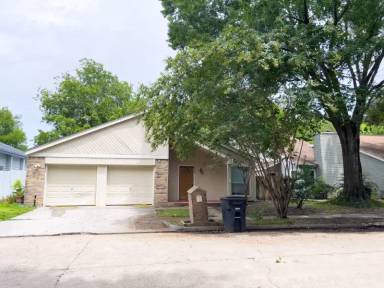 Main picture of 2827 Waypark Dr
