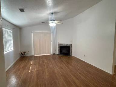 Main picture of 10401 Guthrie Ave SW