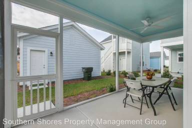 Main picture of 651 Blueway Ave