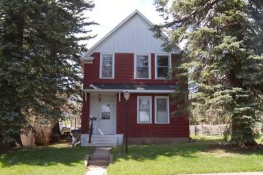 Main picture of 1021 W 4th St