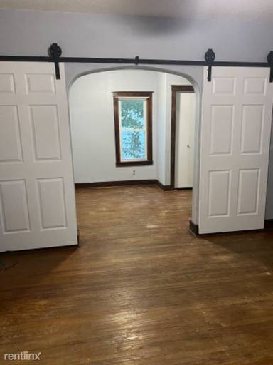 Main picture of 1118 W 8th St