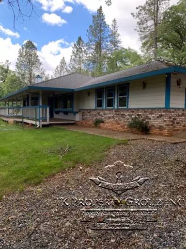 Main picture of 16573 Auburn Rd