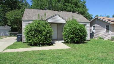 Main picture of 1329 NW 95th St