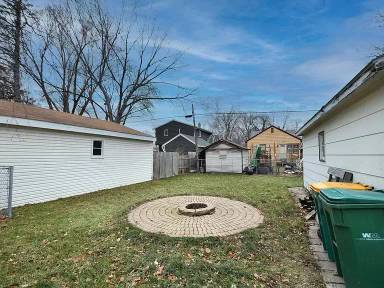 Main picture of 1515 3rd St NE