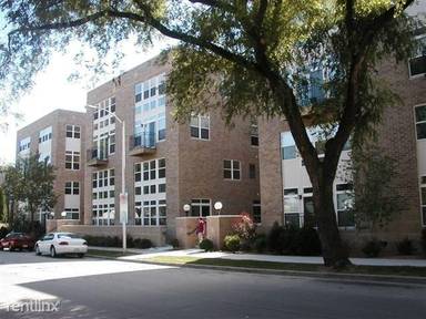 Main picture of 1550 N Warren Ave