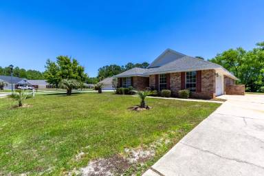 Main picture of 1476 W Fairway Dr