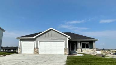 Main picture of 8709 S 82nd St