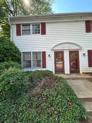 Main picture of 640 Rugby Row