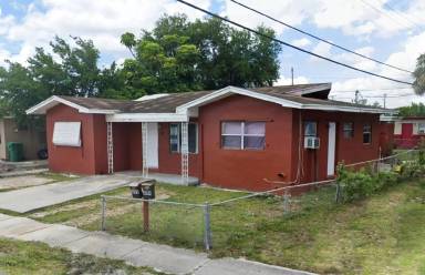 Main picture of 694 SW 7th Ter