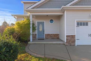 Main picture of 103 Costa Ct