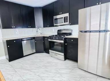 Main picture of 122 66th St