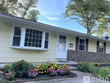 Main picture of 218 Upton St