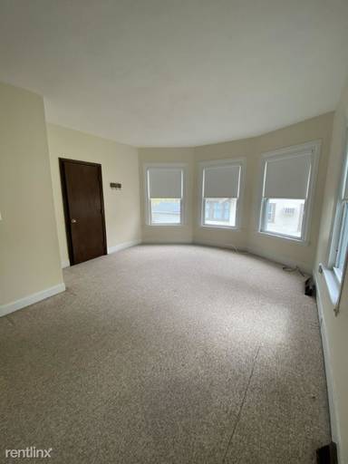 Main picture of 176 Salem St