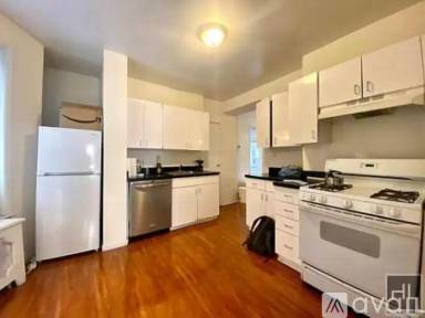 Main picture of 522 E 11th St