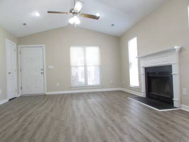 Main picture of 1711 Chantilly Ln