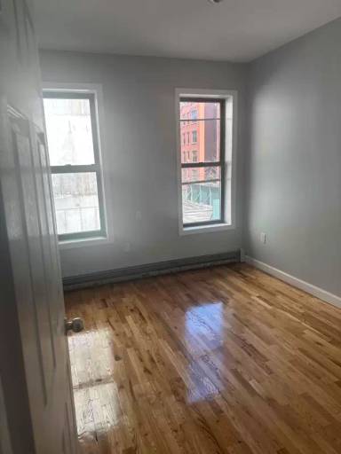 Main picture of 4020 Harper Ave